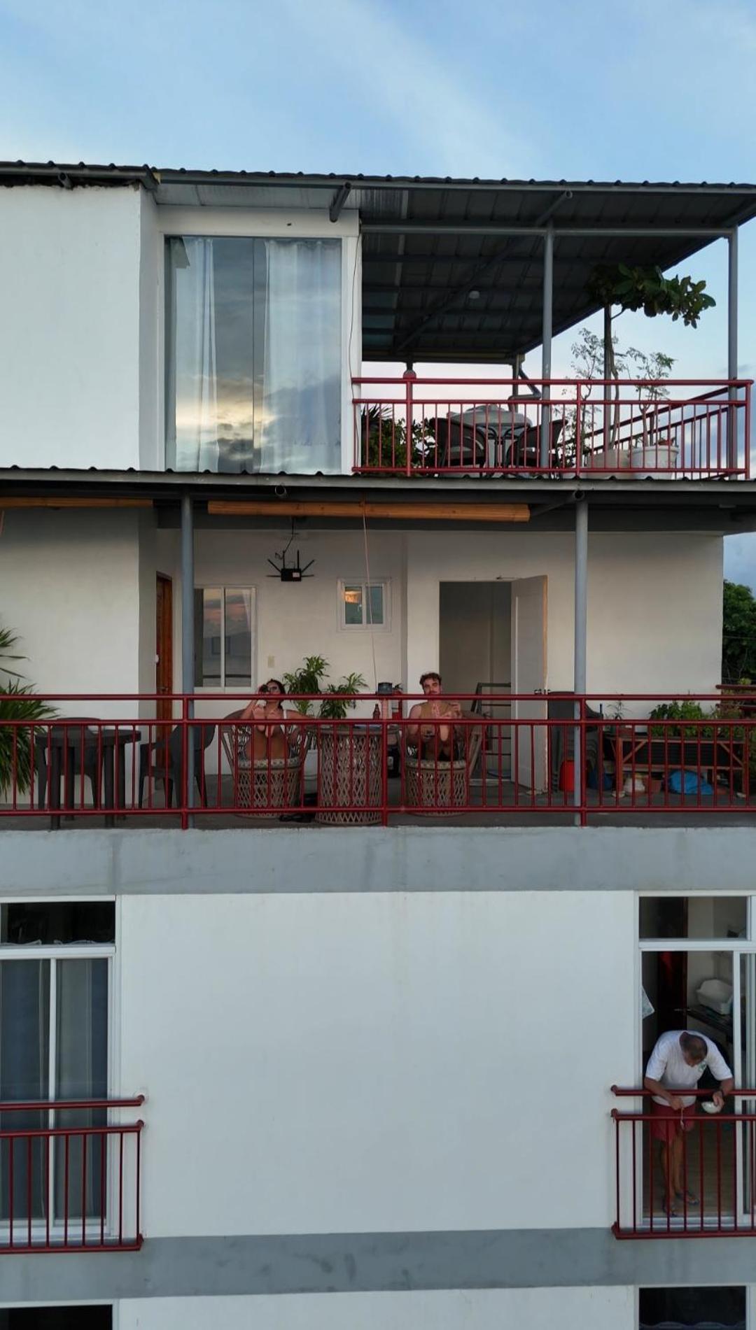 Strandhaus Condotel Moalboal Exterior foto
